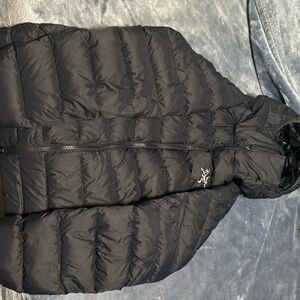 Blue ARC’TERYX puffer jacket (M)
